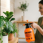 alat sprayer tanaman modern digunakan untuk menyemprot tanaman hias